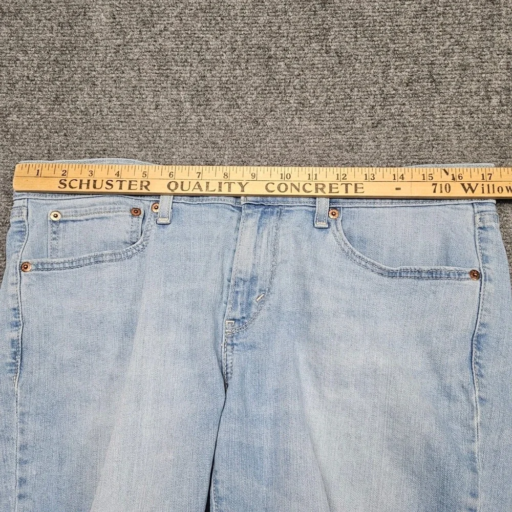 Levis Denim Shorts Womens 34 Light Blue Boyfriend Cut Off Frayed Casual Summer